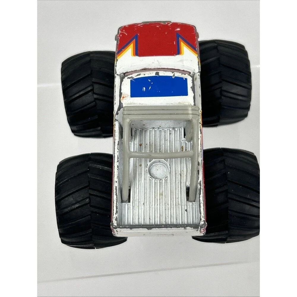 Vintage 1985 Matchbox Super Chargers Monster Truck 4x4 FLY-N-HI